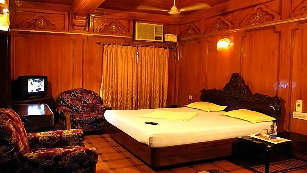 Hotel Sagar Kambam Exterior photo